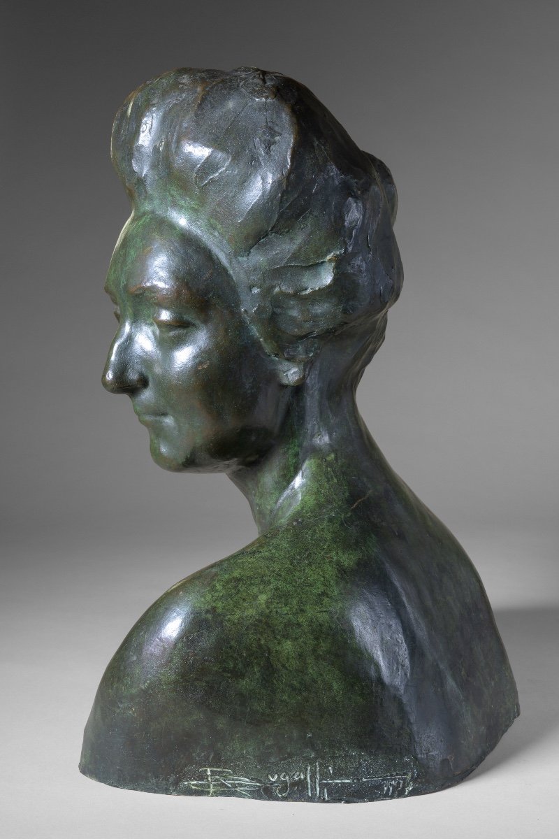 Rembrandt Bugatti bust of Blanche Denise Ferrero-Willmann, left profile view