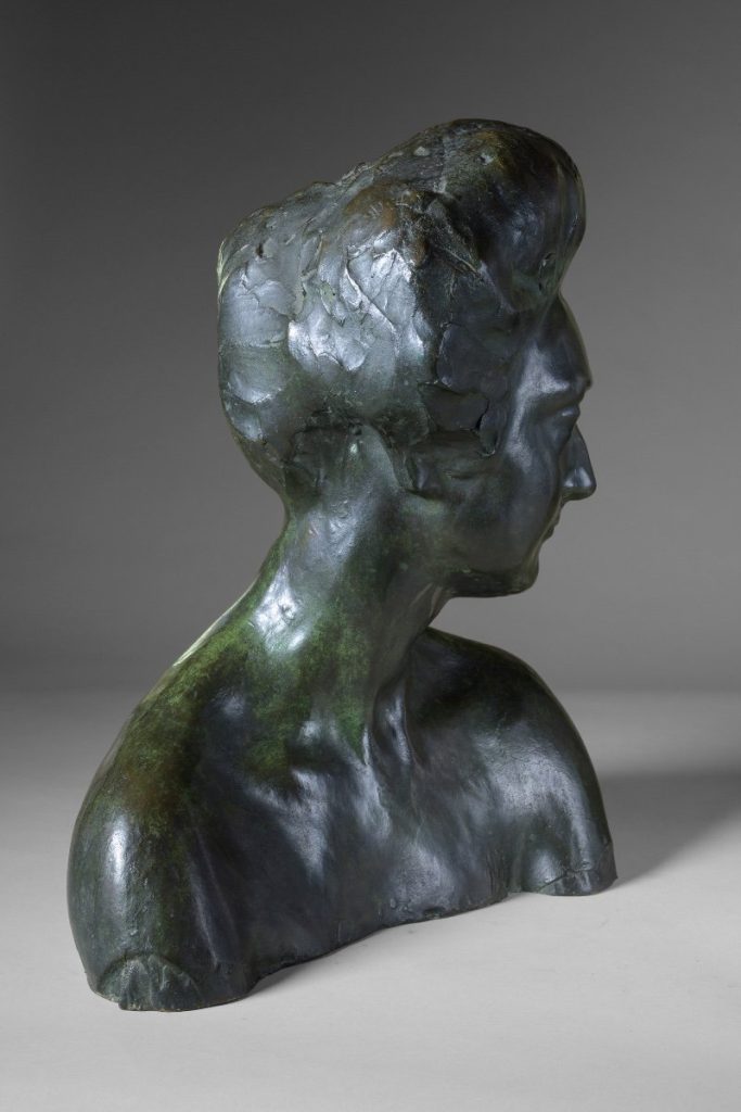 Rembrandt Bugatti bust of Blanche Denise Ferrero-Willmann, right three-quarter view