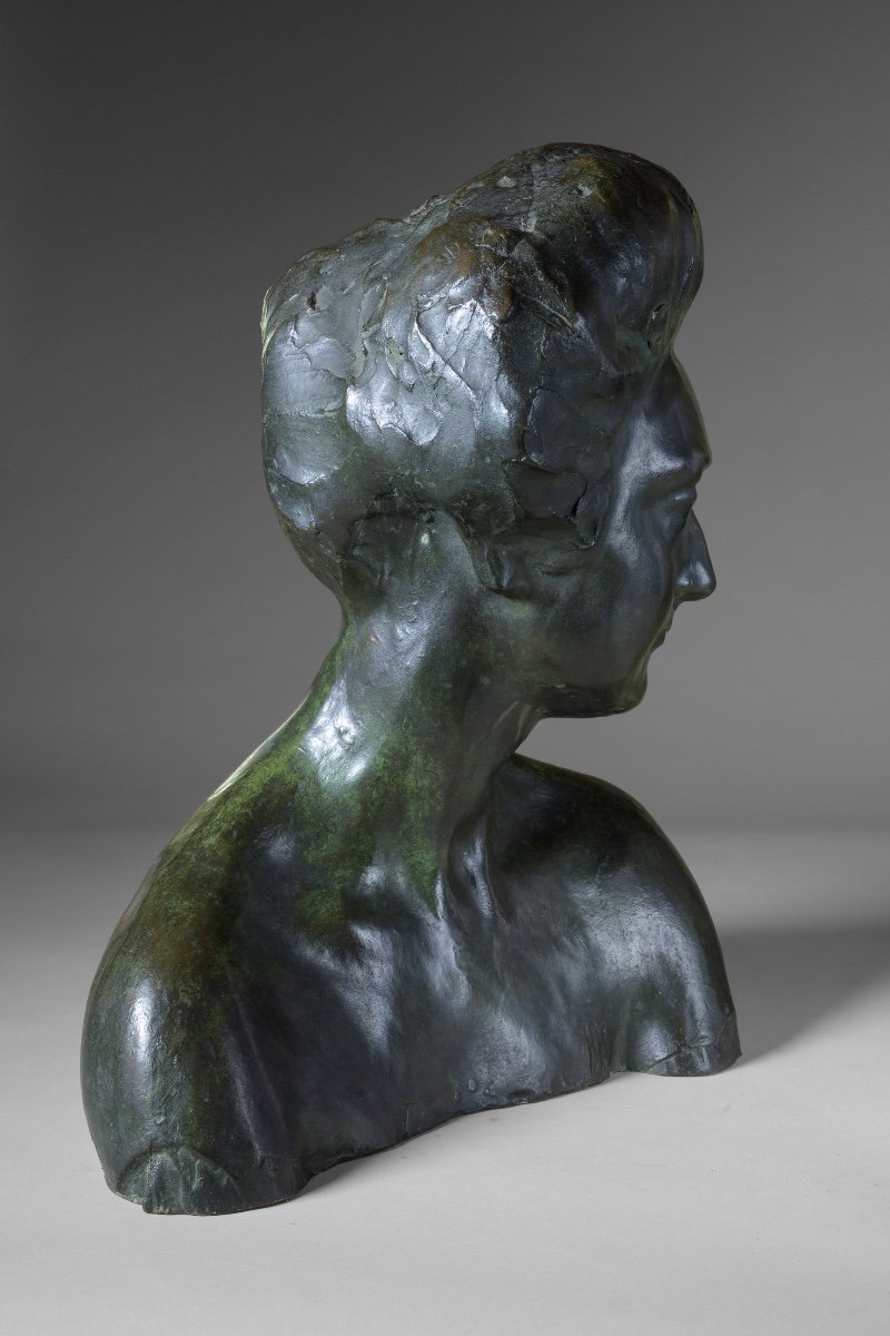 Rembrandt Bugatti bust of Blanche Denise Ferrero-Willmann, right three-quarter view